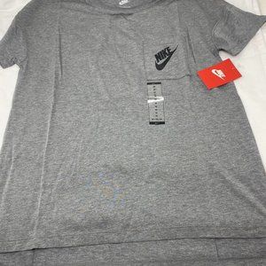 Nike women pocket boyfriend gray T-shirt size M